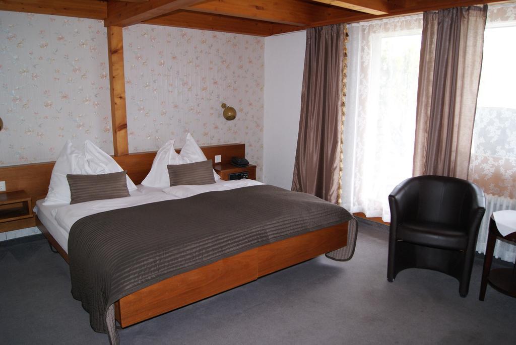 Bellevue Baeren Hotel & Restaurant Krattigen Екстериор снимка