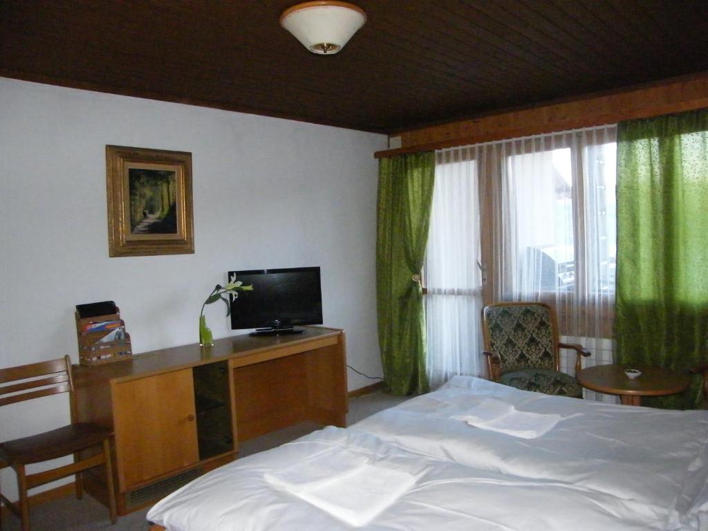 Bellevue Baeren Hotel & Restaurant Krattigen Стая снимка