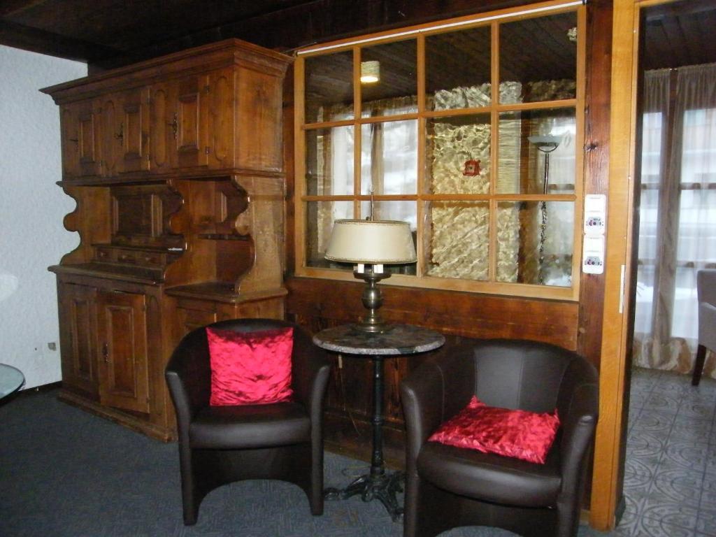 Bellevue Baeren Hotel & Restaurant Krattigen Екстериор снимка